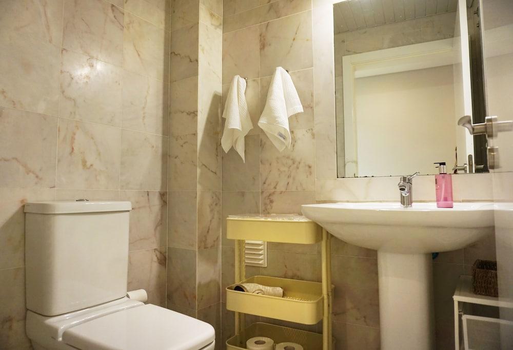 The Bonsai At Glamorous Chiado Hotel 3*